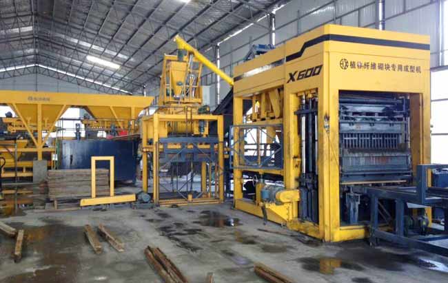 混(hùn)凝土砌(qì)塊磚機(jī)變頻器(qì)調頻振(zhen)動的優(yōu)點