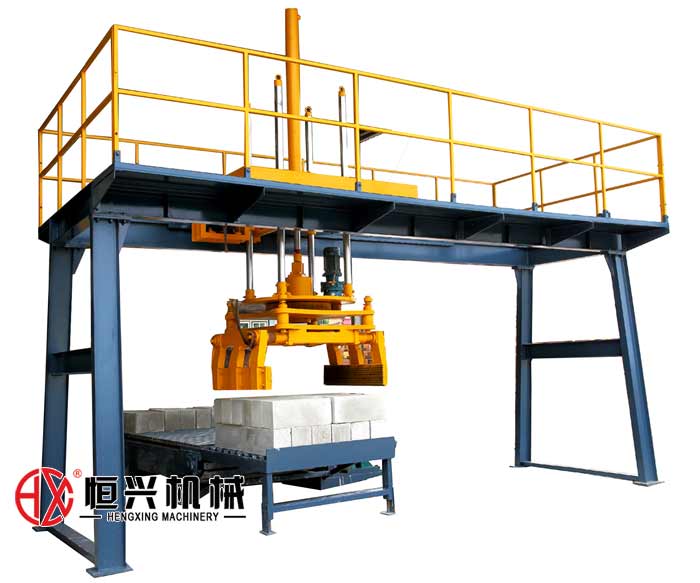 全(quan)自動碼(mǎ)垛機 碼(ma)垛機械(xiè)手 泡沫(mò)混凝土(tu)砌塊設(she)備